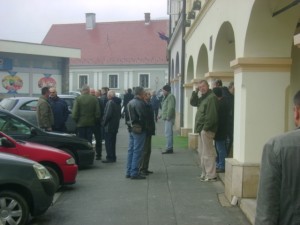 Branitelji pred gradskom kućom