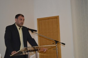 Nino Abramović za govornicom