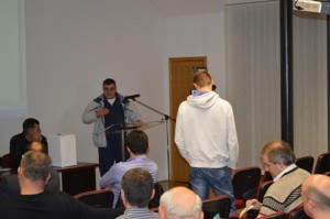 Vlado Englma za govornicom na skupštini
