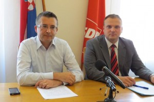Tiskovna u SDP-u 17.9.2015. - Jakobović i Horvat - Copy
