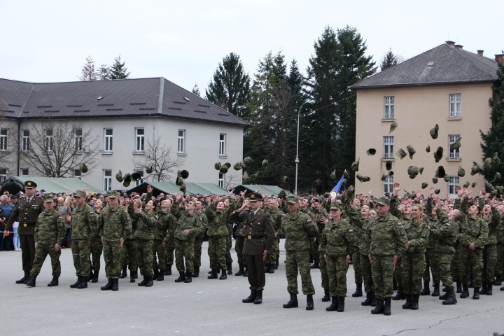 Požega.eu | Prisegnula 473 ročnika pred vrhovnom zapovjednicom Oružanih snaga Republike Hrvatske /FOTOGALERIJA/