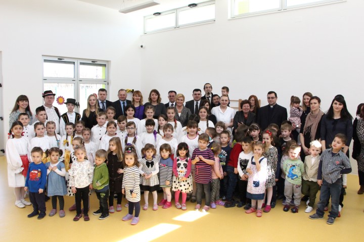 Požega.eu | Predsjednica Kolinda oduševljena jakšičkim dječjim vrtićem /FOTOGALERIJA/