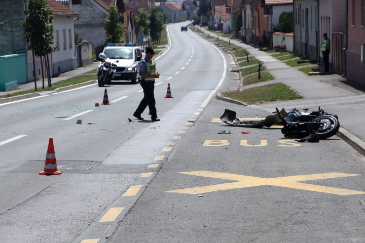 Požega.eu | Motociklist se zabio u zadnji dio vozila, hitna ga prevezla u bolnicu /FOTO/