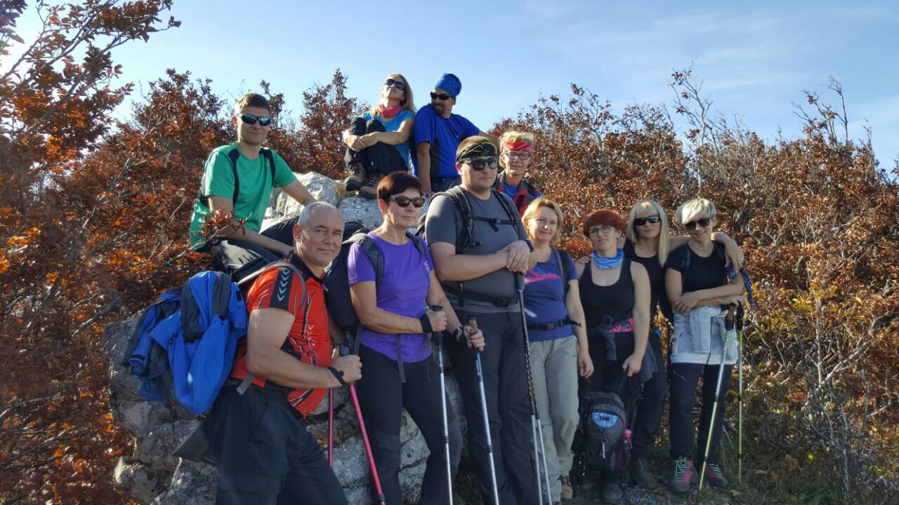 Požega.eu | Planinari u Gorskom kotaru: Bose noge na vrhu planine - tko to može platiti?!