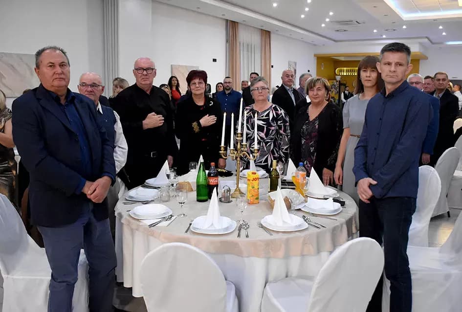 LIČKA VEČER 2025.: Ličani dijele zavičajnost  sa ljudima oko sebe