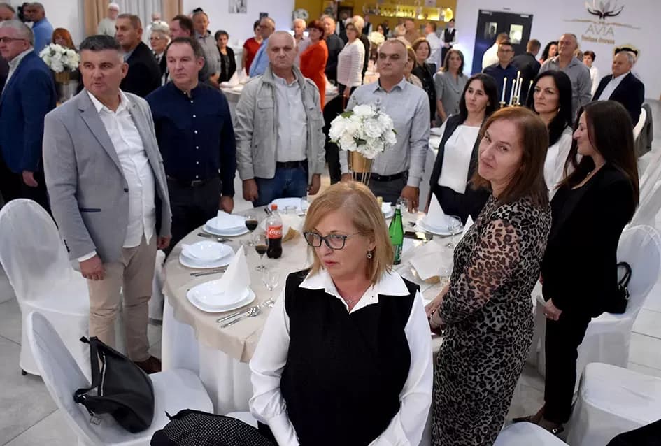 LIČKA VEČER 2025.: Ličani dijele zavičajnost  sa ljudima oko sebe