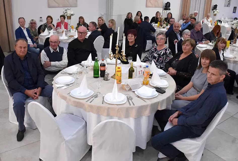 LIČKA VEČER 2025.: Ličani dijele zavičajnost  sa ljudima oko sebe
