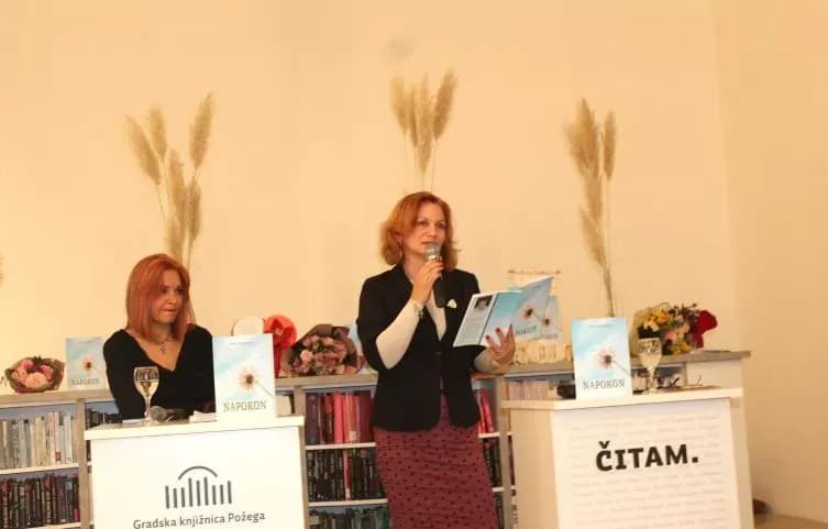 POETSKA VEČER  Predstavljena zbirka pjesama „Napokon“ požeške pjesnikinje Verice Sinjaković