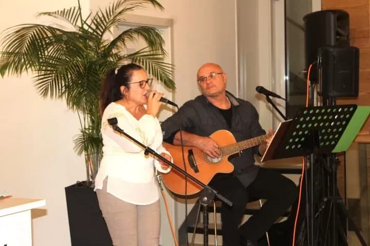 POETSKA VEČER  Predstavljena zbirka pjesama „Napokon“ požeške pjesnikinje Verice Sinjaković