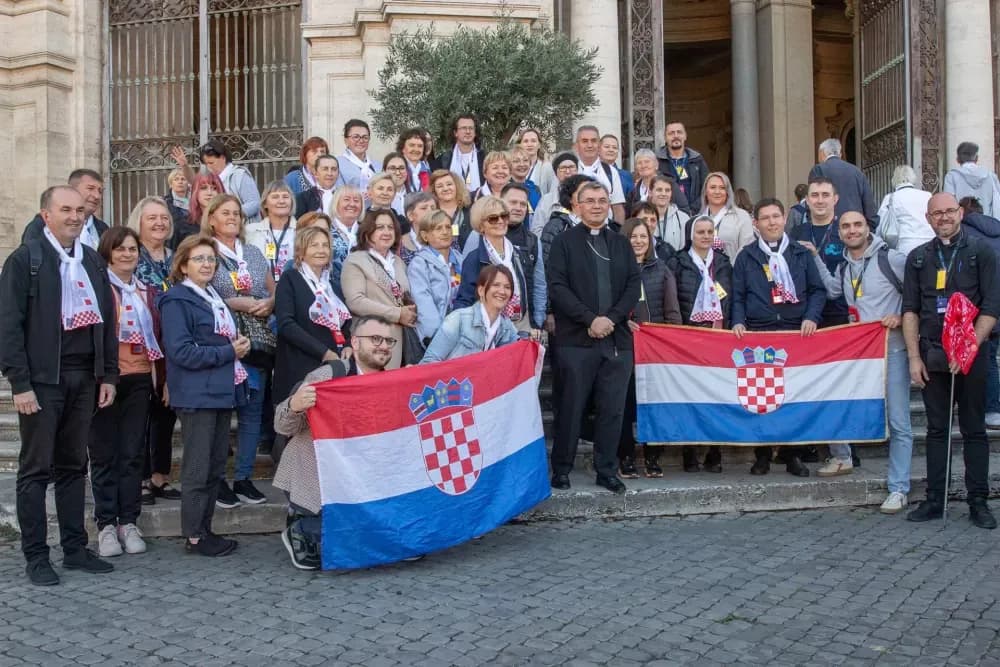 VELIKA FOTOGALERIJA: Vjernici Požeške biskupije hodočastili u Rim povodom jubileja i 1100. obljetnice Splitskih sabora