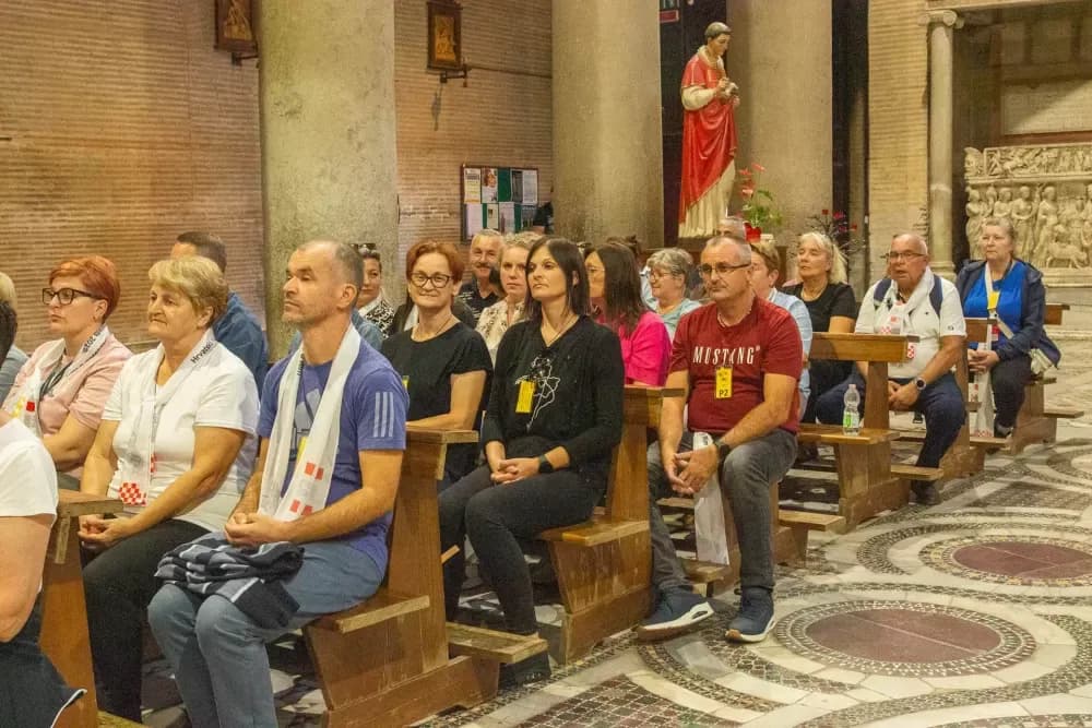 VELIKA FOTOGALERIJA: Vjernici Požeške biskupije hodočastili u Rim povodom jubileja i 1100. obljetnice Splitskih sabora