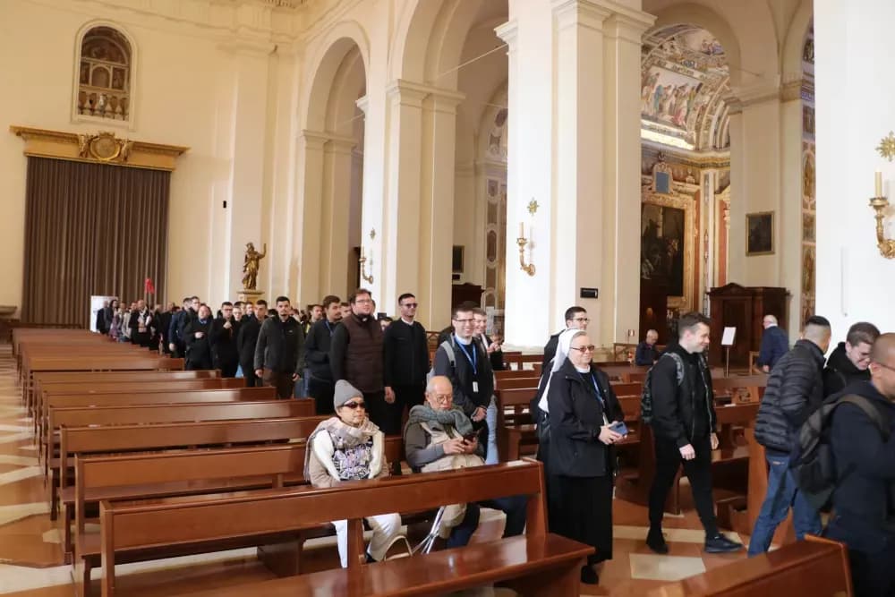 VELIKA FOTOGALERIJA: Vjernici Požeške biskupije hodočastili u Rim povodom jubileja i 1100. obljetnice Splitskih sabora