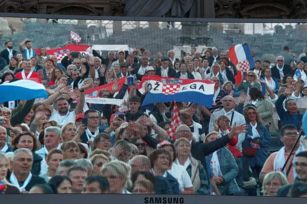 VELIKA FOTOGALERIJA: Vjernici Požeške biskupije hodočastili u Rim povodom jubileja i 1100. obljetnice Splitskih sabora