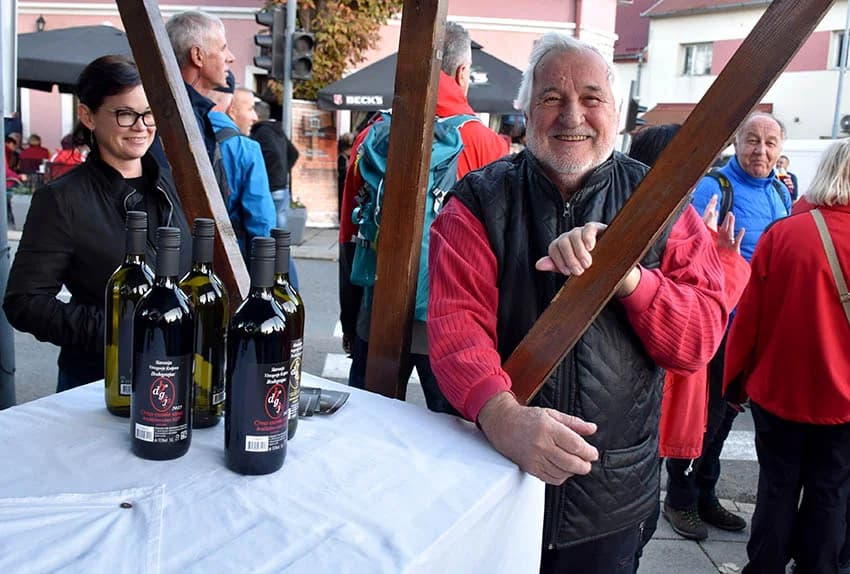 Više tisuća planinara i drugih posjetitelja okupilo se u Kutjevu na tradicionalnoj proslavi Martinja u Kutjevu /FOTOGALERIJA)