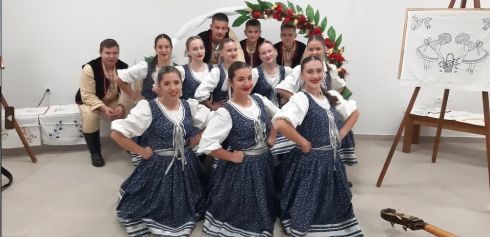 GOSTOVANJE JAKŠIĆANA: Pjevači Matice slovačke nastupili na Susretu skupina te manjine u Zokovom Gaju