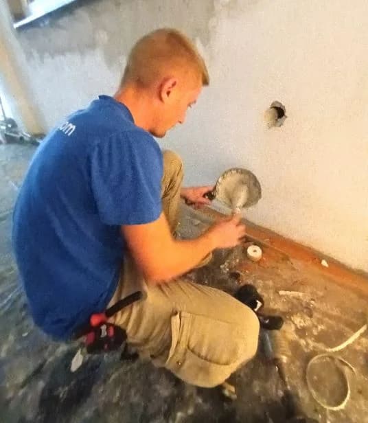 Radovi na uređenju unutrašnjosti domskog objekta pleterničke Udruge za sport i rekreaciju „Grbavica“