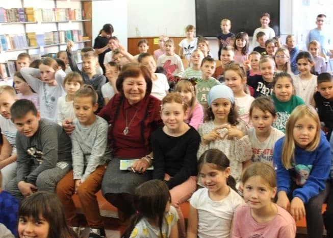 Održan književni susret pletrrničkih učenika s pjesnikinjama Mirom Šulc i Irenom Kalan