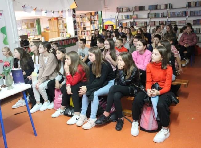 Održan književni susret pletrrničkih učenika s pjesnikinjama Mirom Šulc i Irenom Kalan