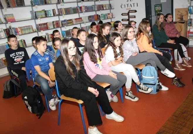 Održan književni susret pletrrničkih učenika s pjesnikinjama Mirom Šulc i Irenom Kalan