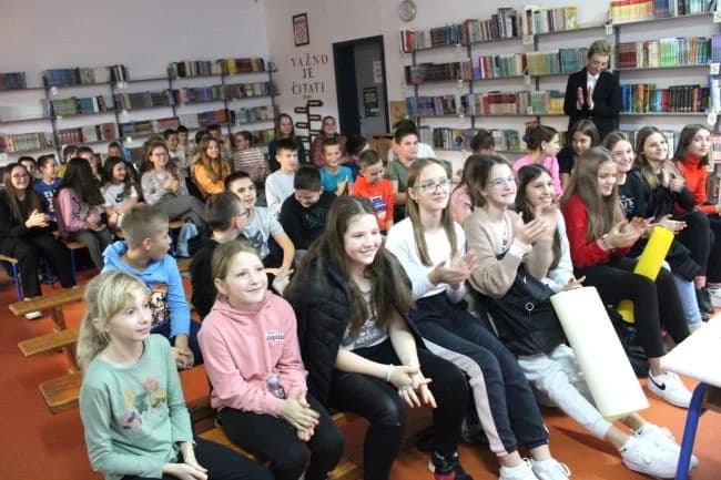 Održan književni susret pletrrničkih učenika s pjesnikinjama Mirom Šulc i Irenom Kalan