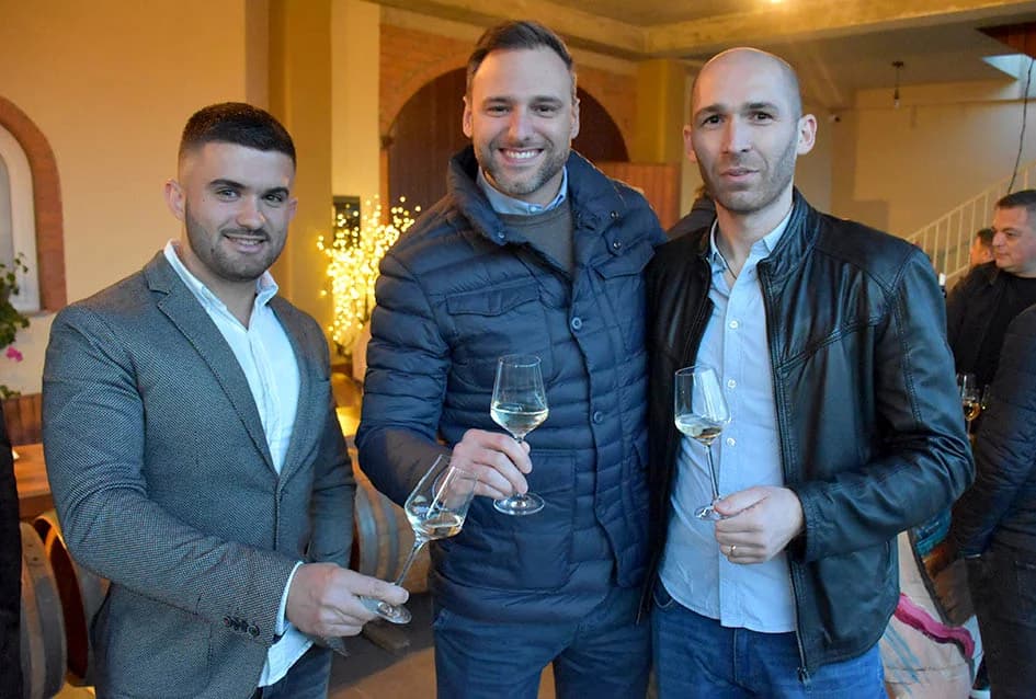 PROSLAVLJENO MARTINJE U VINOGRADARSTVU I PODRUMARSTVU KRAUTHAKER IZ KUTJEVA: Obveze kuma preuzeo Stjepan Slišković