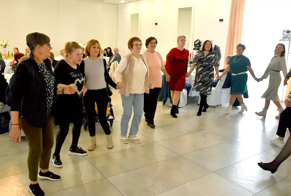 Blagoslovljeno i javnosti predstavljeno novo, prilagođeno vozilo za osobe s invaliditetom