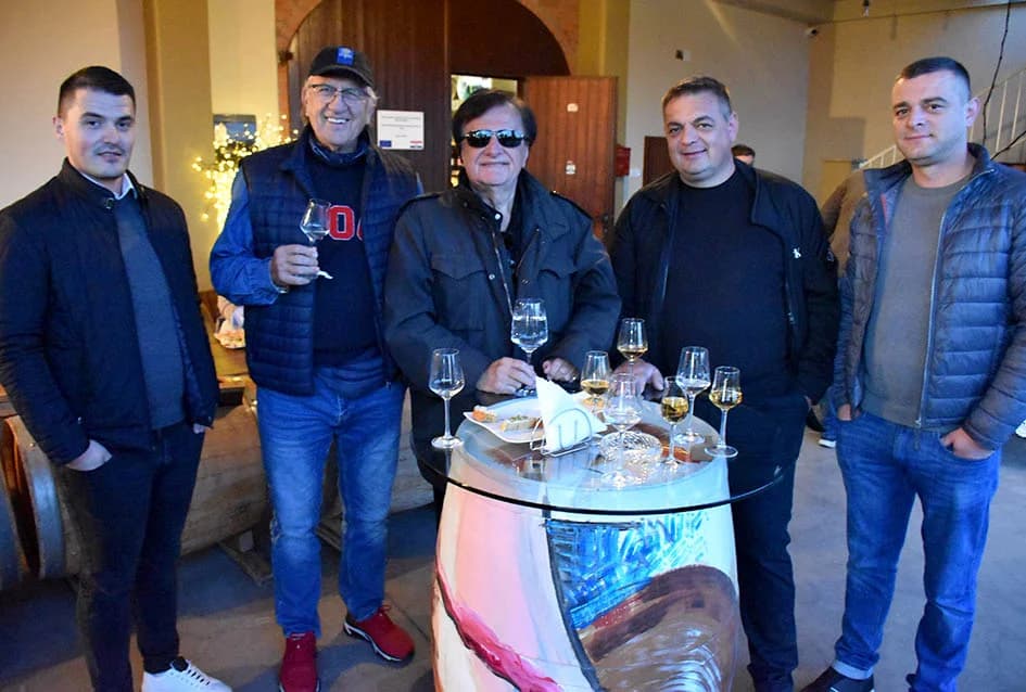PROSLAVLJENO MARTINJE U VINOGRADARSTVU I PODRUMARSTVU KRAUTHAKER IZ KUTJEVA: Obveze kuma preuzeo Stjepan Slišković