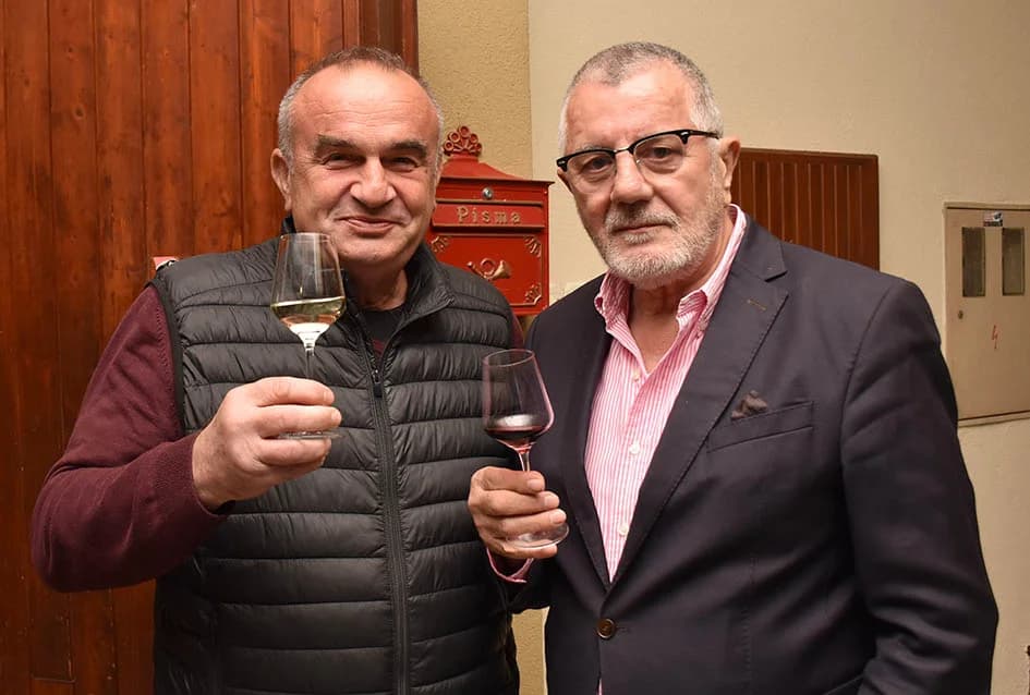 PROSLAVLJENO MARTINJE U VINOGRADARSTVU I PODRUMARSTVU KRAUTHAKER IZ KUTJEVA: Obveze kuma preuzeo Stjepan Slišković