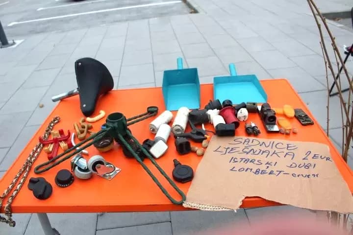 FOTOZABILJEŠKA: Održan buvljak na pleterničkoj tržnici