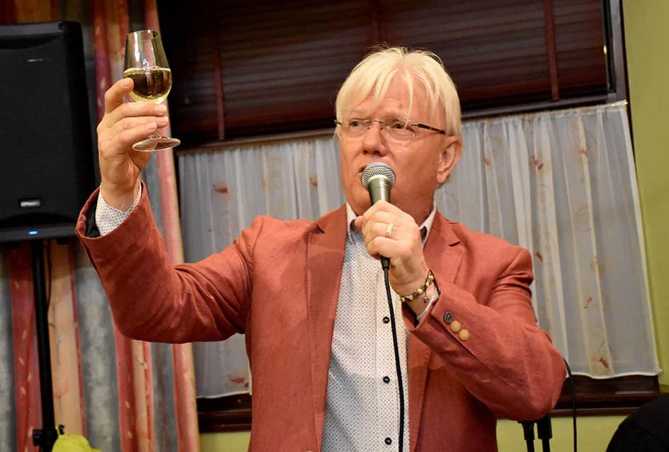 PROSLAVLJENO MARTINJE U VINOGRADARSTVU I PODRUMARSTVU KRAUTHAKER IZ KUTJEVA: Obveze kuma preuzeo Stjepan Slišković