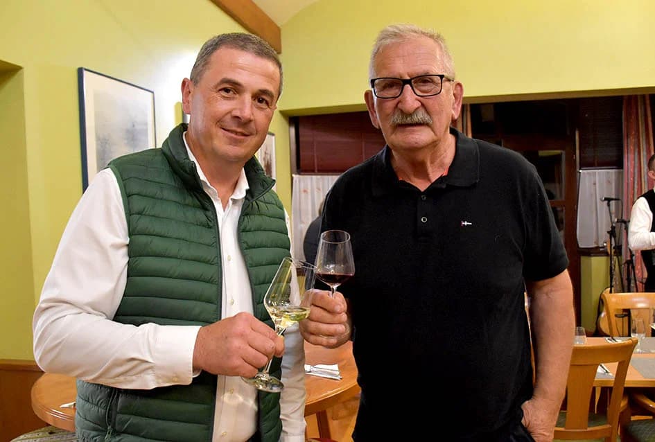 PROSLAVLJENO MARTINJE U VINOGRADARSTVU I PODRUMARSTVU KRAUTHAKER IZ KUTJEVA: Obveze kuma preuzeo Stjepan Slišković