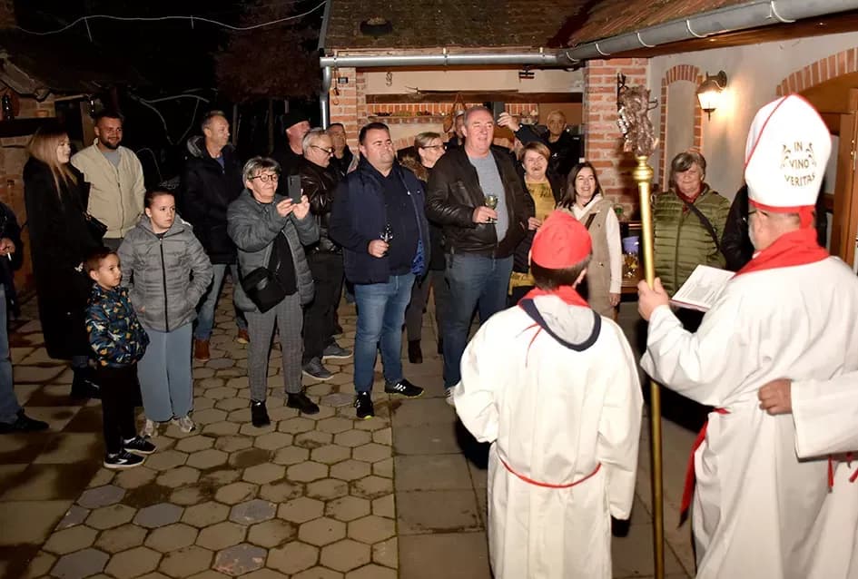 Vukovići na Sokolovcu proslavili jubilarno 15. Martinje: Klaudija Mihaljević Ruža nova kuma
