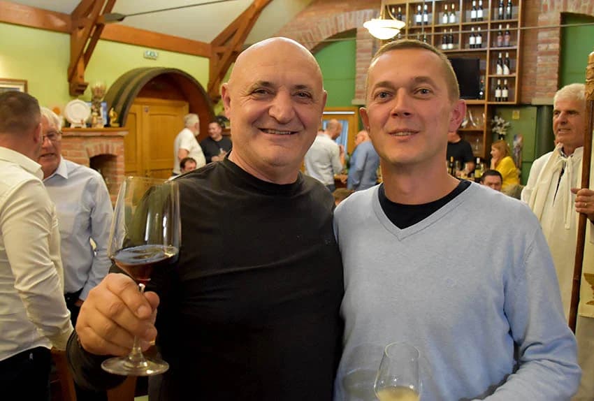 PROSLAVLJENO MARTINJE U VINOGRADARSTVU I PODRUMARSTVU KRAUTHAKER IZ KUTJEVA: Obveze kuma preuzeo Stjepan Slišković