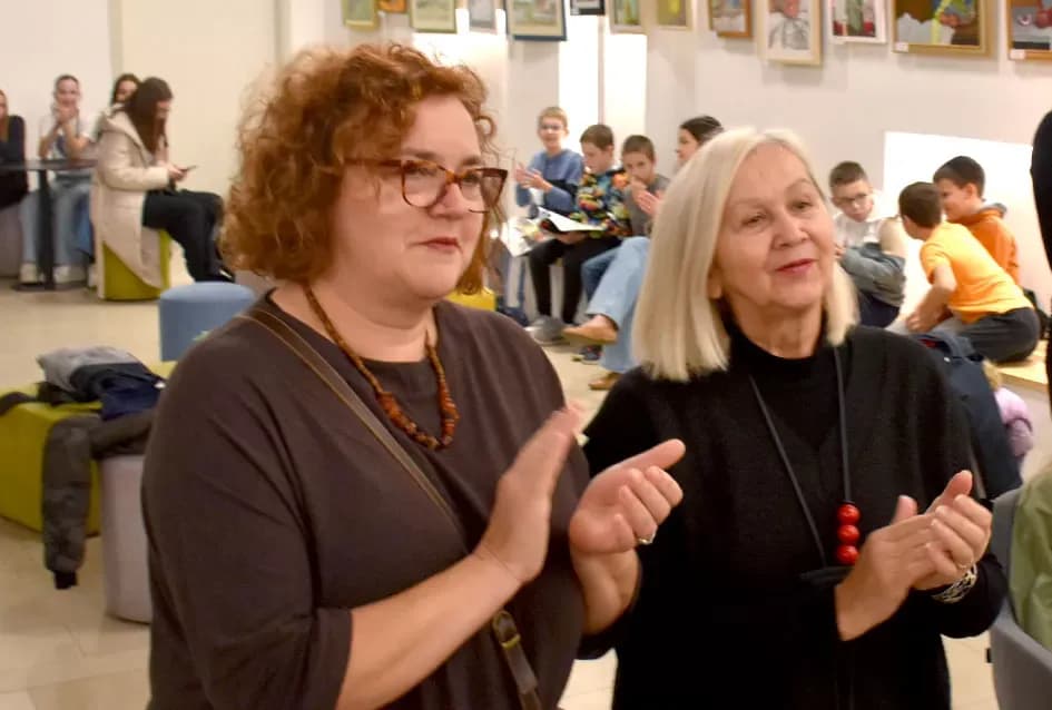 Predstavljena „Naša zimska pjesmoslikovnica“: Knjiga učiteljice Irene Ivetić ilustrirana dječjim radovima učenika OŠ Dobriša Cesarić