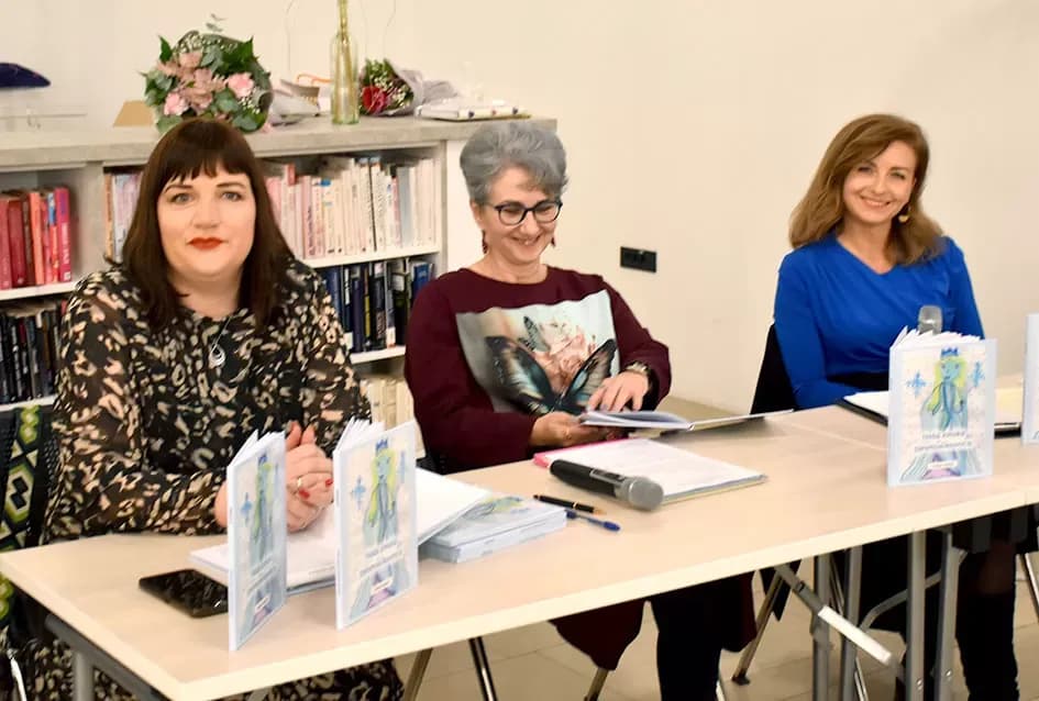 Predstavljena „Naša zimska pjesmoslikovnica“: Knjiga učiteljice Irene Ivetić ilustrirana dječjim radovima učenika OŠ Dobriša Cesarić