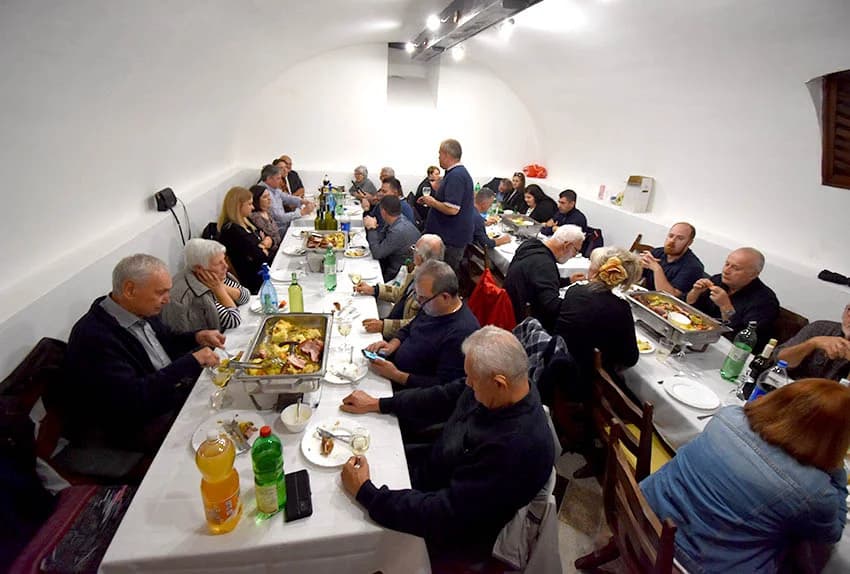 Obveze vinskog kuma preuzeo Ivica Ajanović, tajnik Udruge (FOTO)