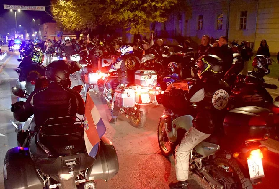 [FOTOGALERIJA] Moto karavana “Zajedno u ratu, zajedno u miru” stigla u Požegu