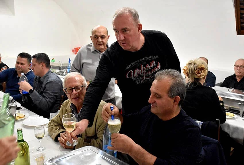 Obveze vinskog kuma preuzeo Ivica Ajanović, tajnik Udruge (FOTO)