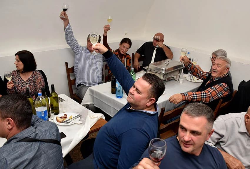 Obveze vinskog kuma preuzeo Ivica Ajanović, tajnik Udruge (FOTO)