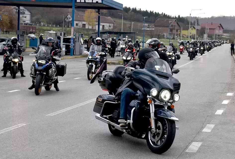 TOPLINA ZAJEDNIŠTVA U ČAGLINU: Više od 800 sudionika moto-karavane Prevlaka–Vukovar dočekano s osmijehom, ponosom i zahvalnošću