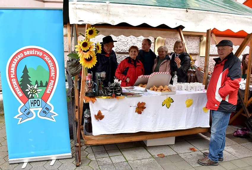 Mirisi kestena i zvuci tamburice privukli Požežane i njihove goste na tradicionalnu manifestaciju Okuse jeseni