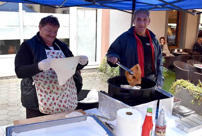 Mirisi kestena i zvuci tamburice privukli Požežane i njihove goste na tradicionalnu manifestaciju Okuse jeseni
