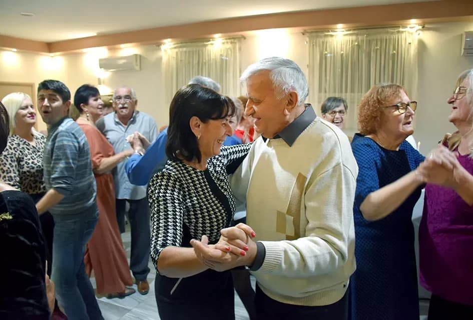 Plesali do zore u dupkom punoj dvorani Luki uz grupu Gold