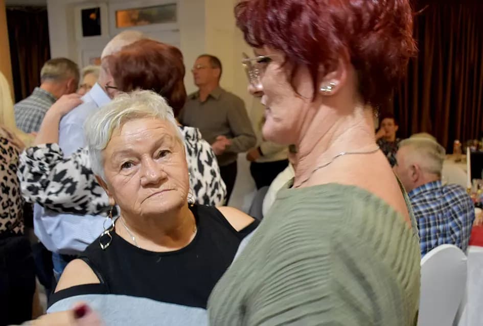 Plesali do zore u dupkom punoj dvorani Luki uz grupu Gold