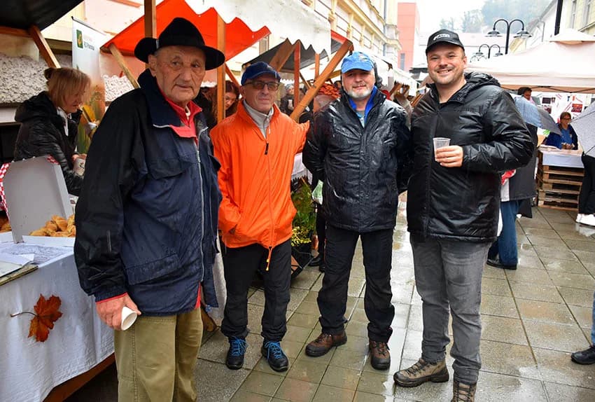 Mirisi kestena i zvuci tamburice privukli Požežane i njihove goste na tradicionalnu manifestaciju Okuse jeseni