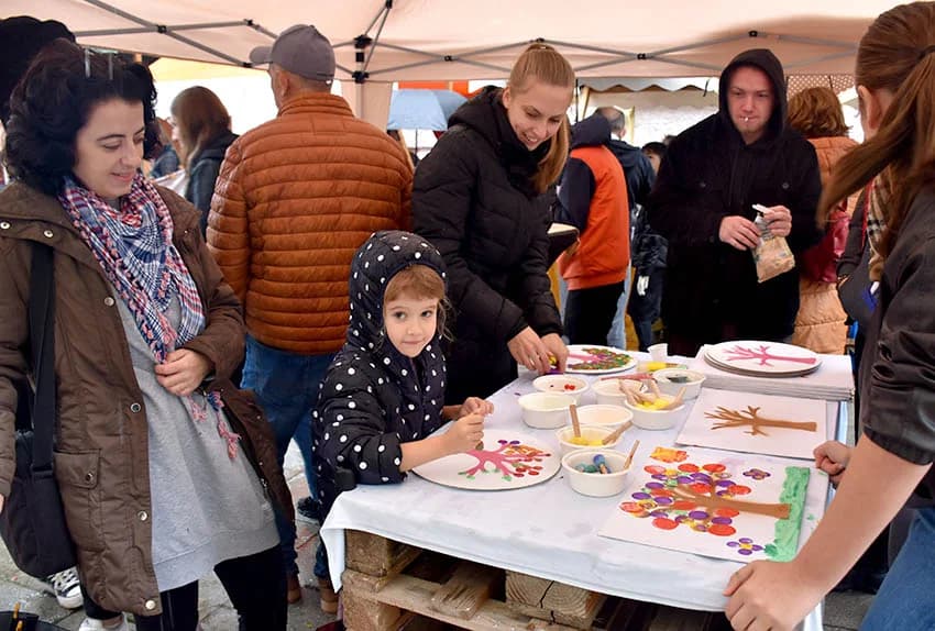 Mirisi kestena i zvuci tamburice privukli Požežane i njihove goste na tradicionalnu manifestaciju Okuse jeseni