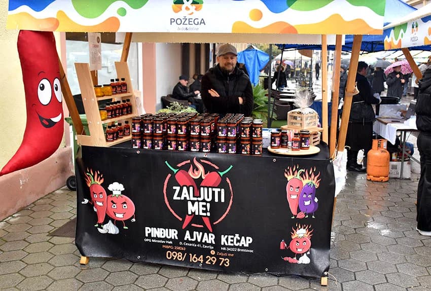 Mirisi kestena i zvuci tamburice privukli Požežane i njihove goste na tradicionalnu manifestaciju Okuse jeseni