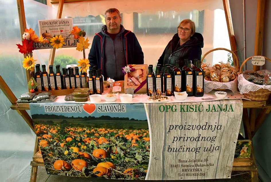 Mirisi kestena i zvuci tamburice privukli Požežane i njihove goste na tradicionalnu manifestaciju Okuse jeseni