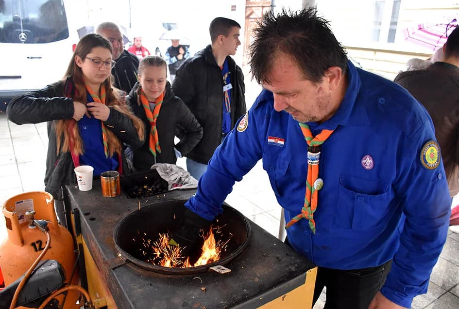 Mirisi kestena i zvuci tamburice privukli Požežane i njihove goste na tradicionalnu manifestaciju Okuse jeseni