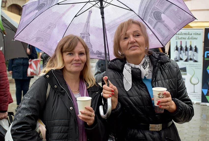 Mirisi kestena i zvuci tamburice privukli Požežane i njihove goste na tradicionalnu manifestaciju Okuse jeseni